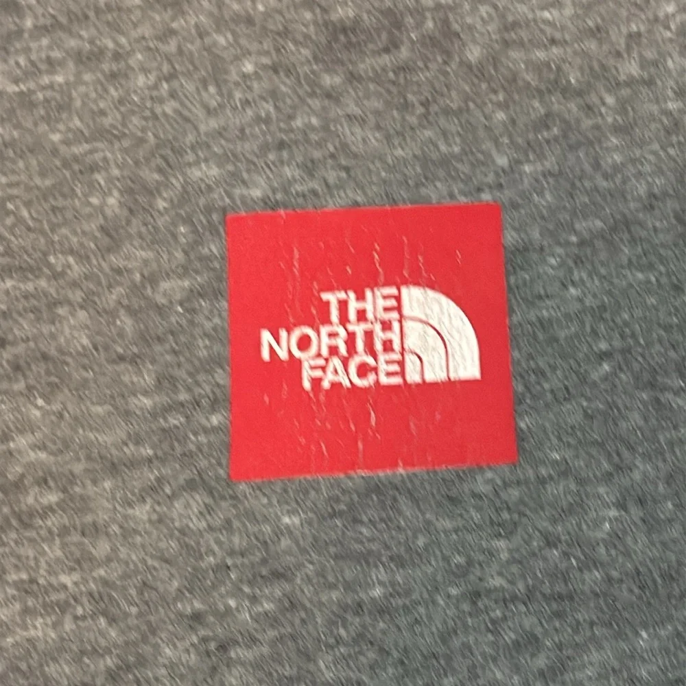 The North Face Redbox Logo Heathered Gray Short Sleeve T-Shirt Men’s Medium